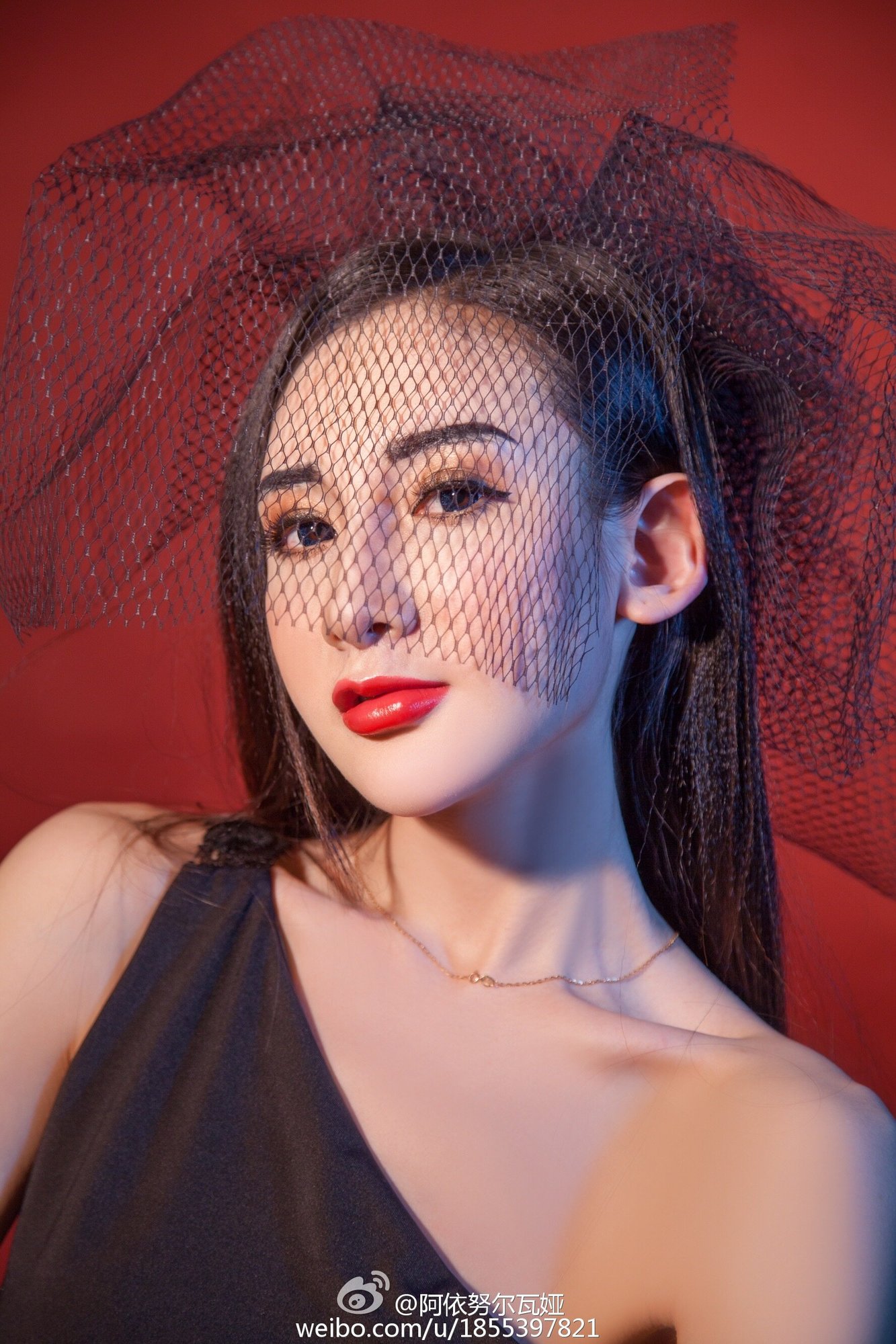 阿依努尔瓦娅 微博私房写真图