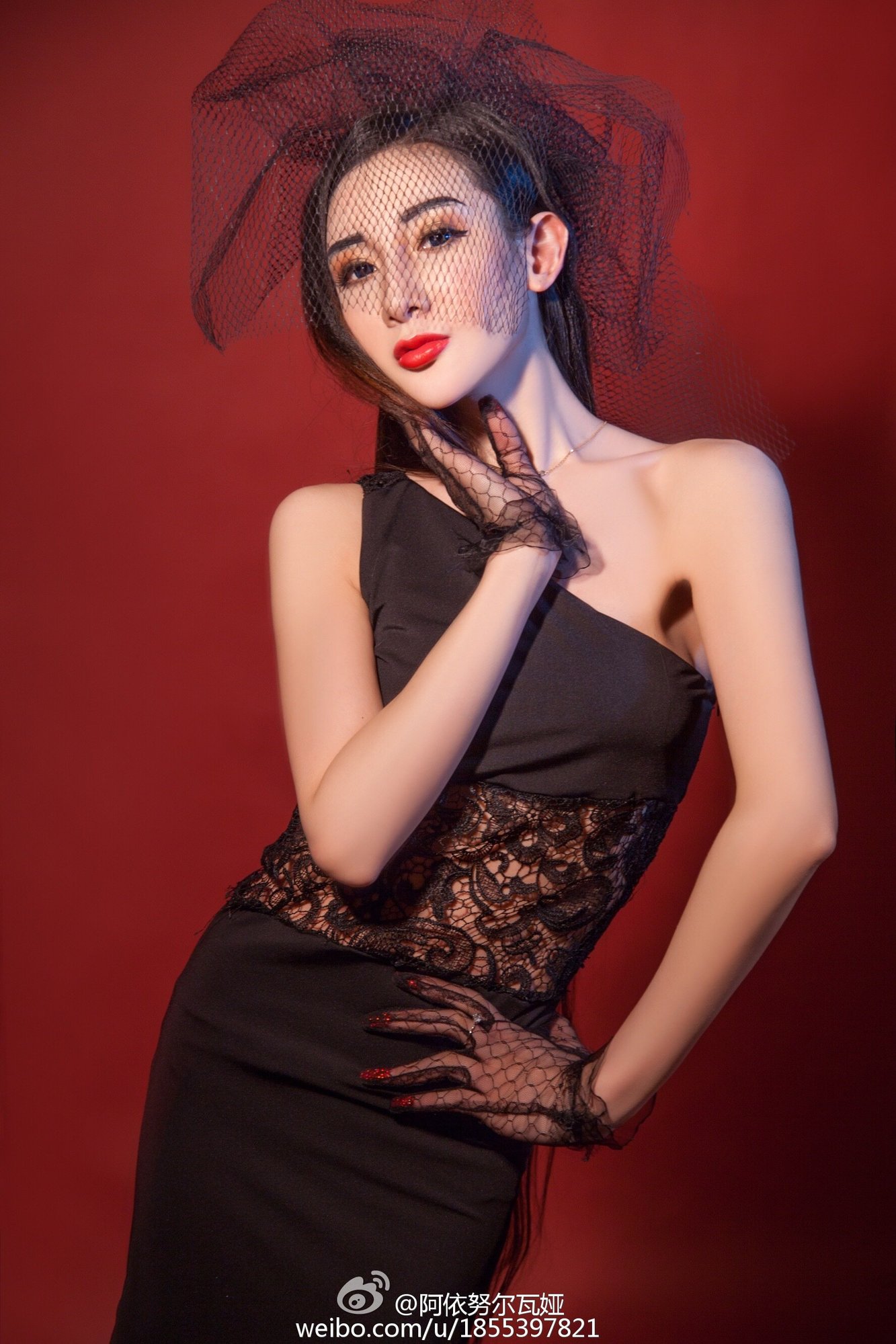 阿依努尔瓦娅 微博私房写真图
