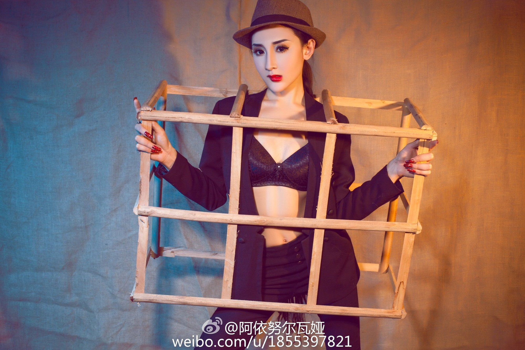 阿依努尔瓦娅 微博私房写真图
