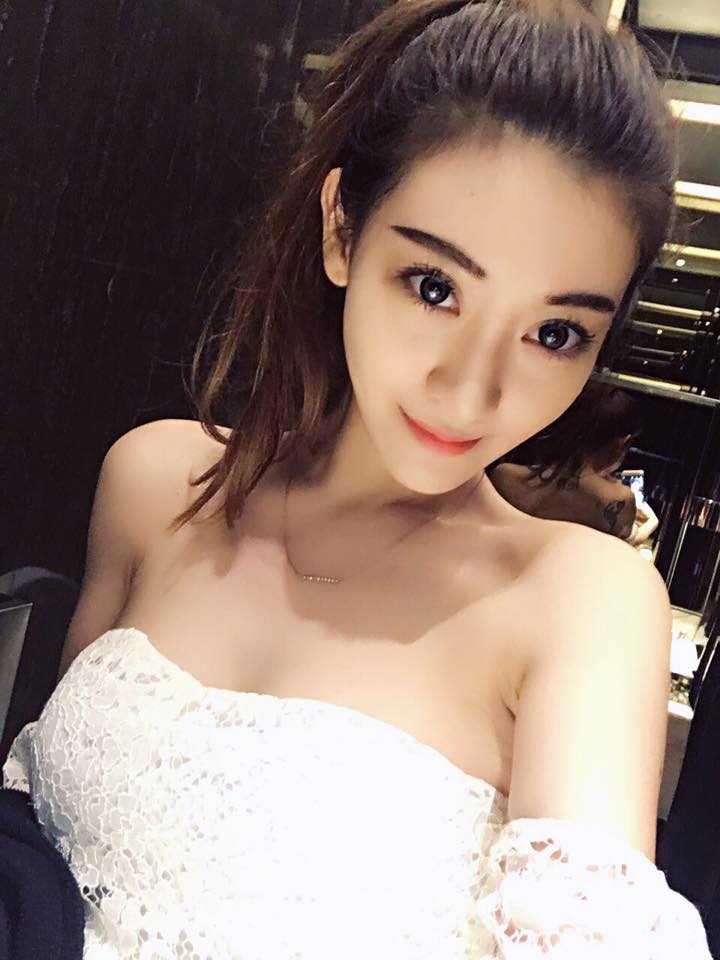 Mina Liu(花花) 超会放电的34C性感尤物