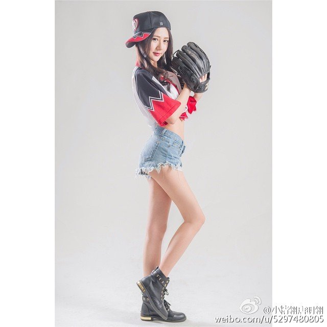 小精翎(唐明翎) 超甜美的大眼正妹
