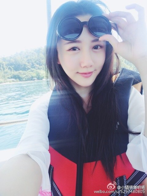小精翎(唐明翎) 超甜美的大眼正妹