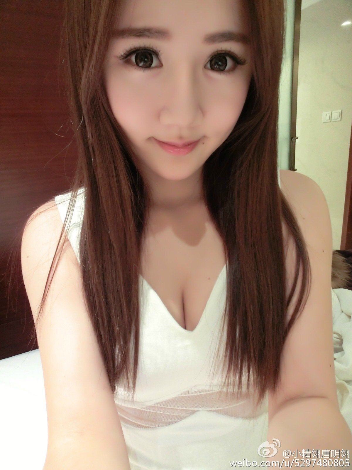 小精翎(唐明翎) 超甜美的大眼正妹