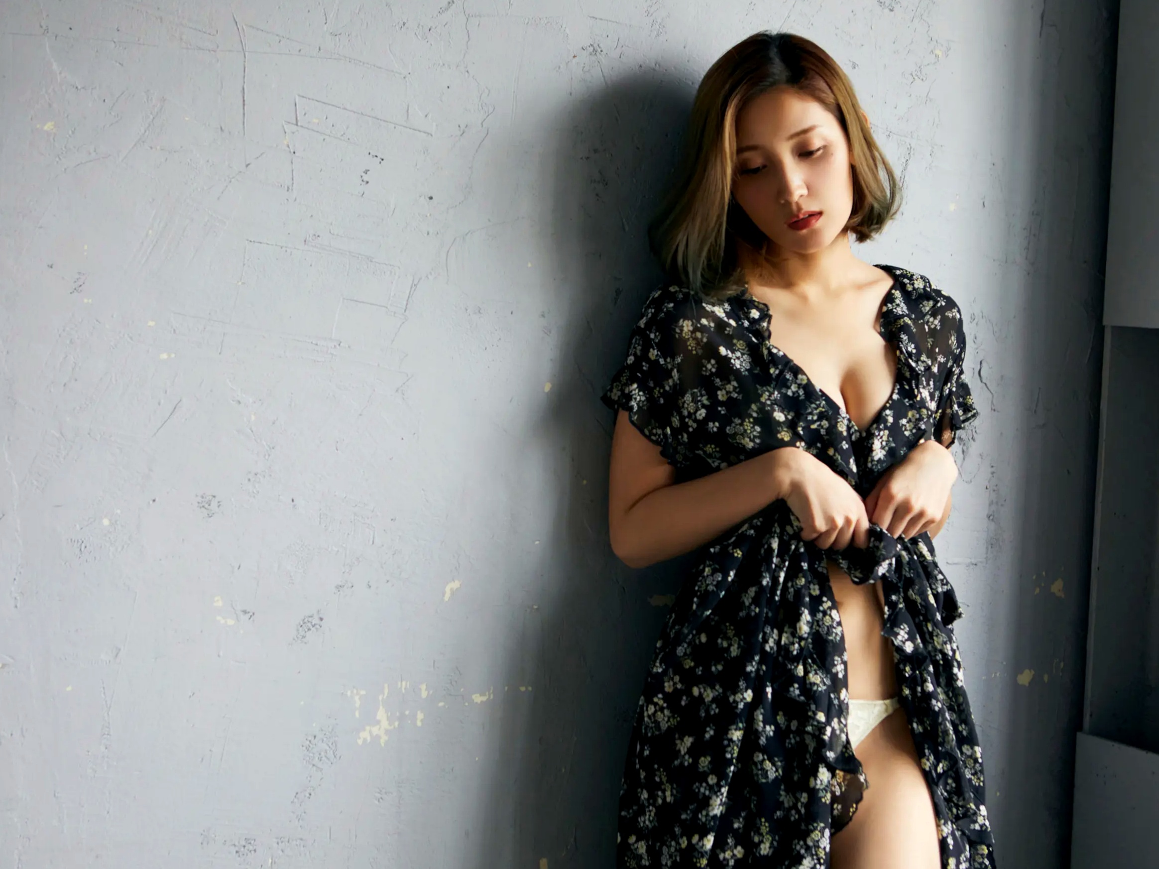 《小島みゆ - 煌めき》日本女神性感私房写真 蓝调泳衣魅惑美腿