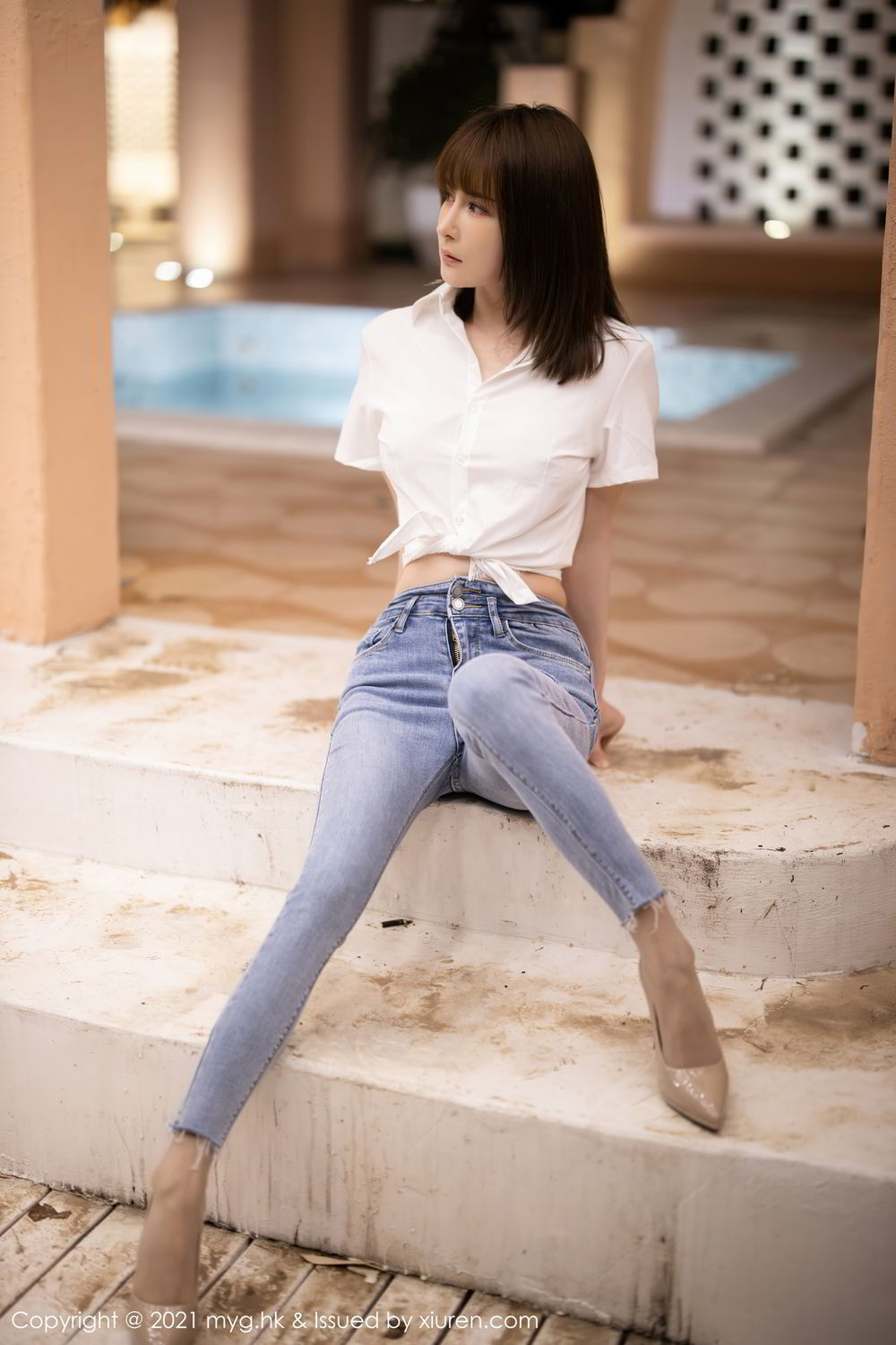 蔡文钰江浙沪旅拍 经典白衬衫与牛仔裤