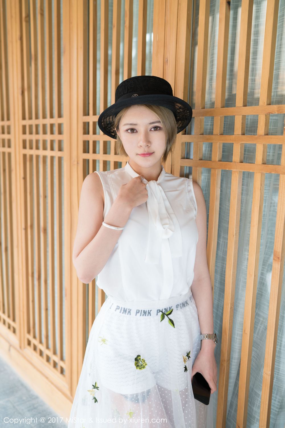 性感女神凯竹BuiBui 露背毛衣柔情四溢