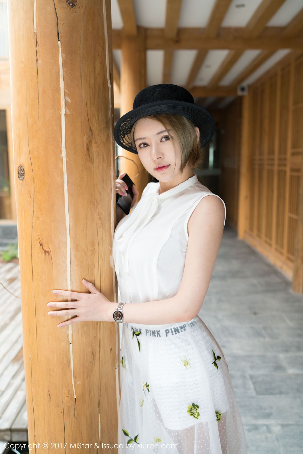 性感女神凯竹BuiBui 露背毛衣柔情四溢