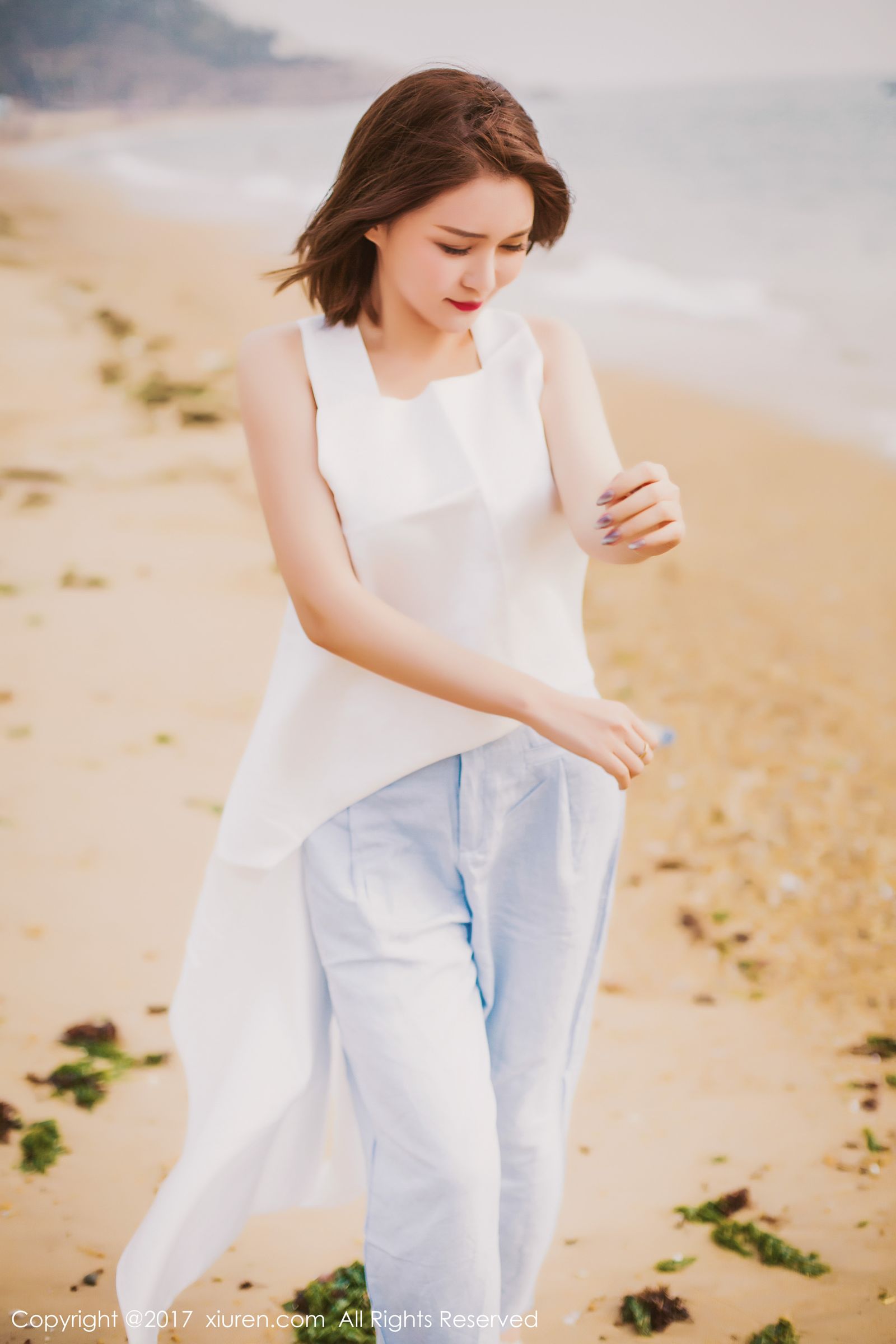 女神廿十妩媚出击 白色如花黑色典雅
