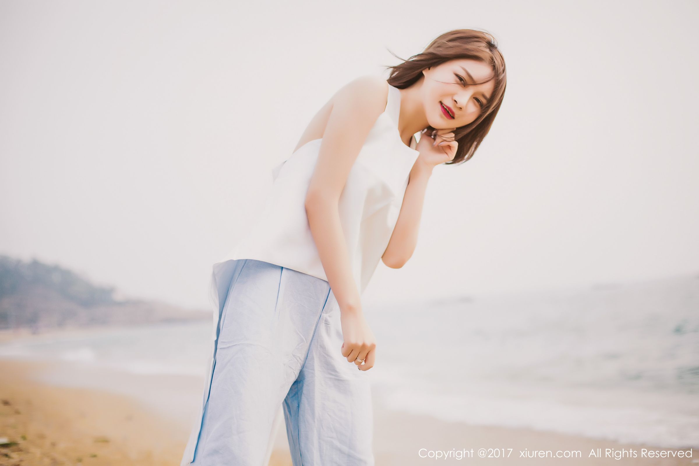 女神廿十妩媚出击 白色如花黑色典雅
