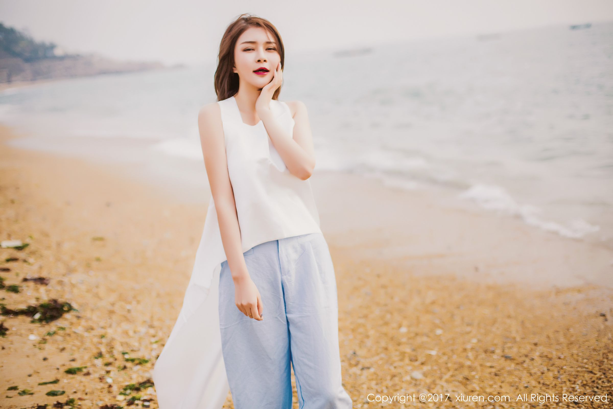 女神廿十妩媚出击 白色如花黑色典雅