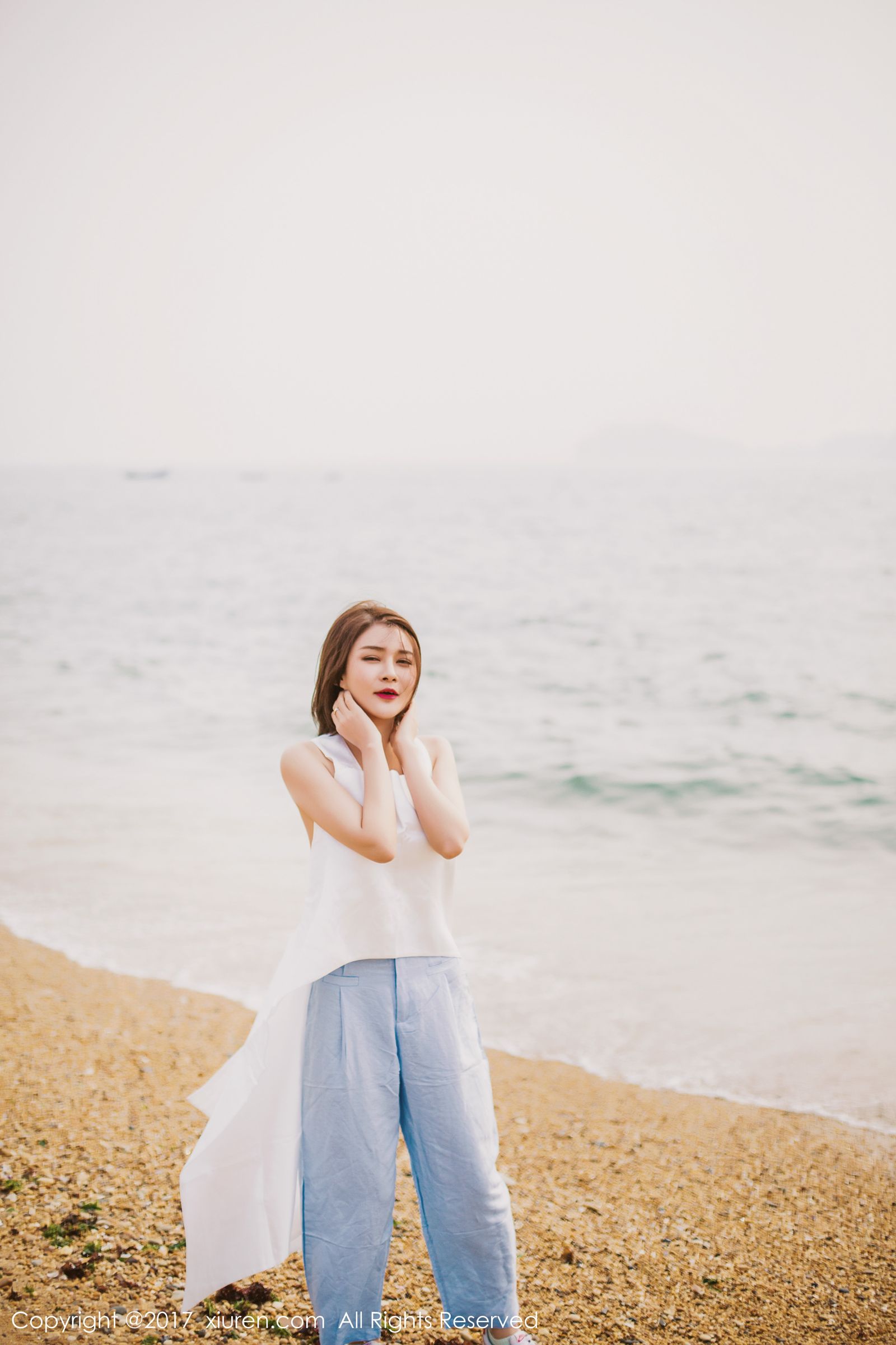 女神廿十妩媚出击 白色如花黑色典雅