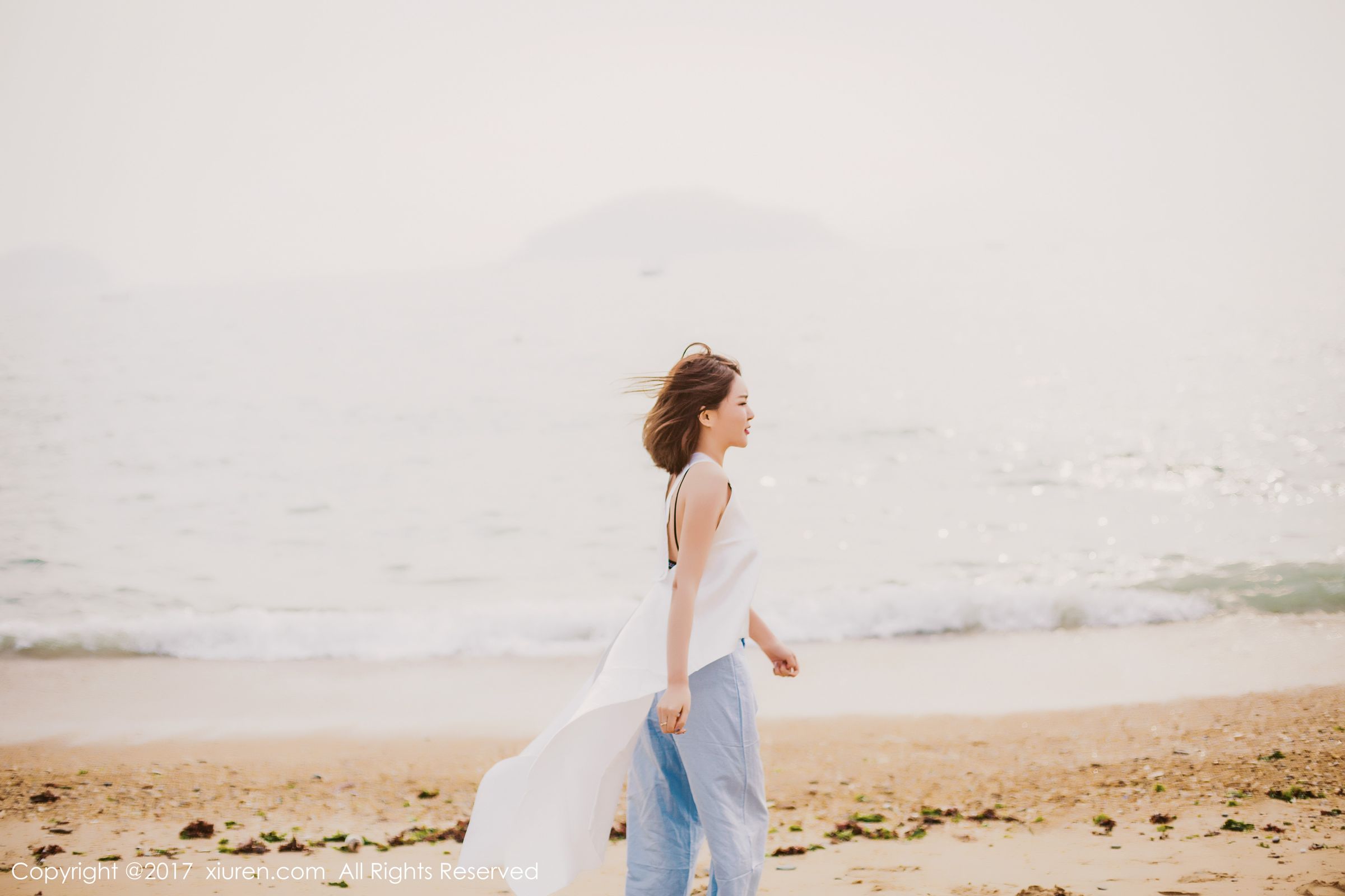 女神廿十妩媚出击 白色如花黑色典雅