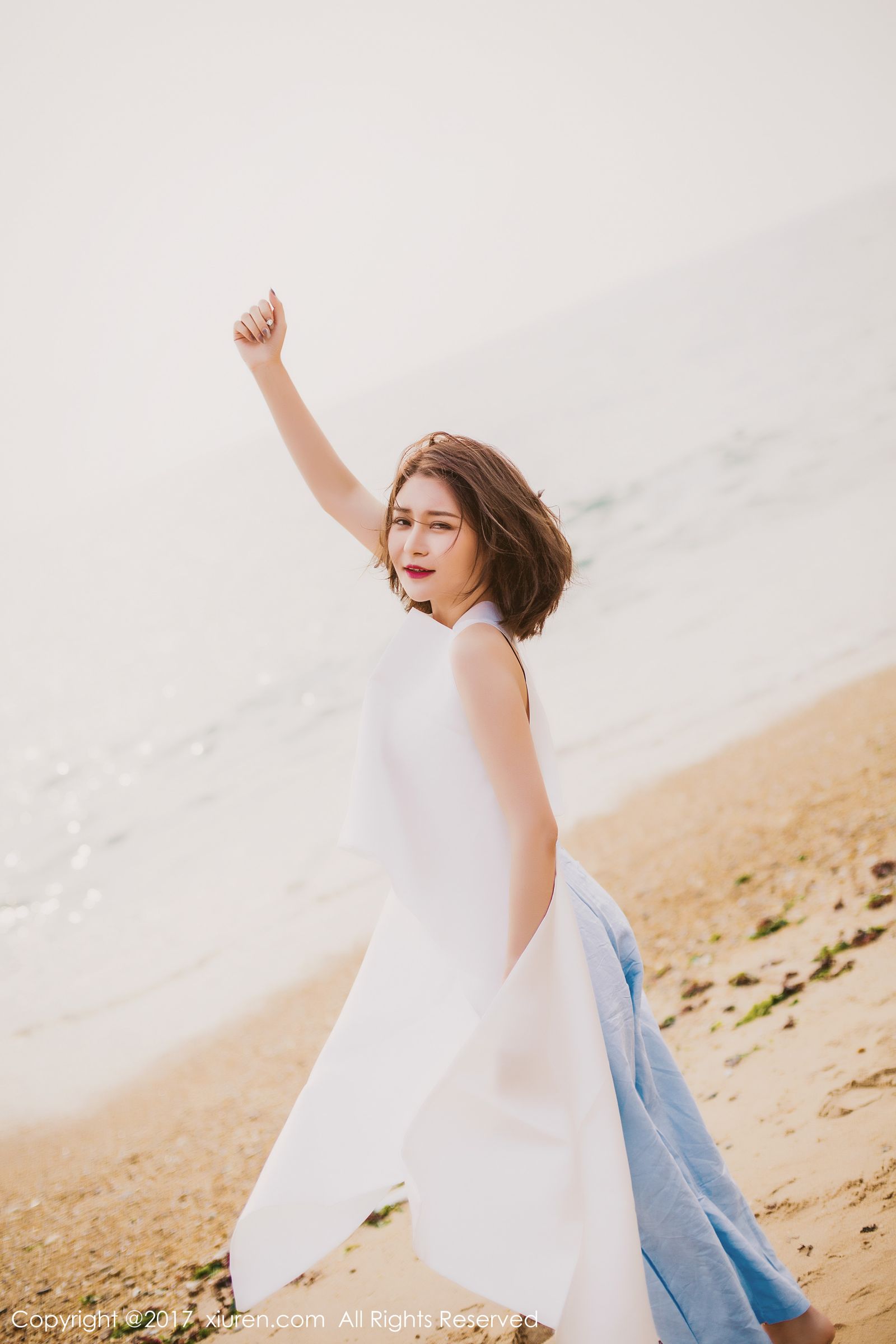 女神廿十妩媚出击 白色如花黑色典雅