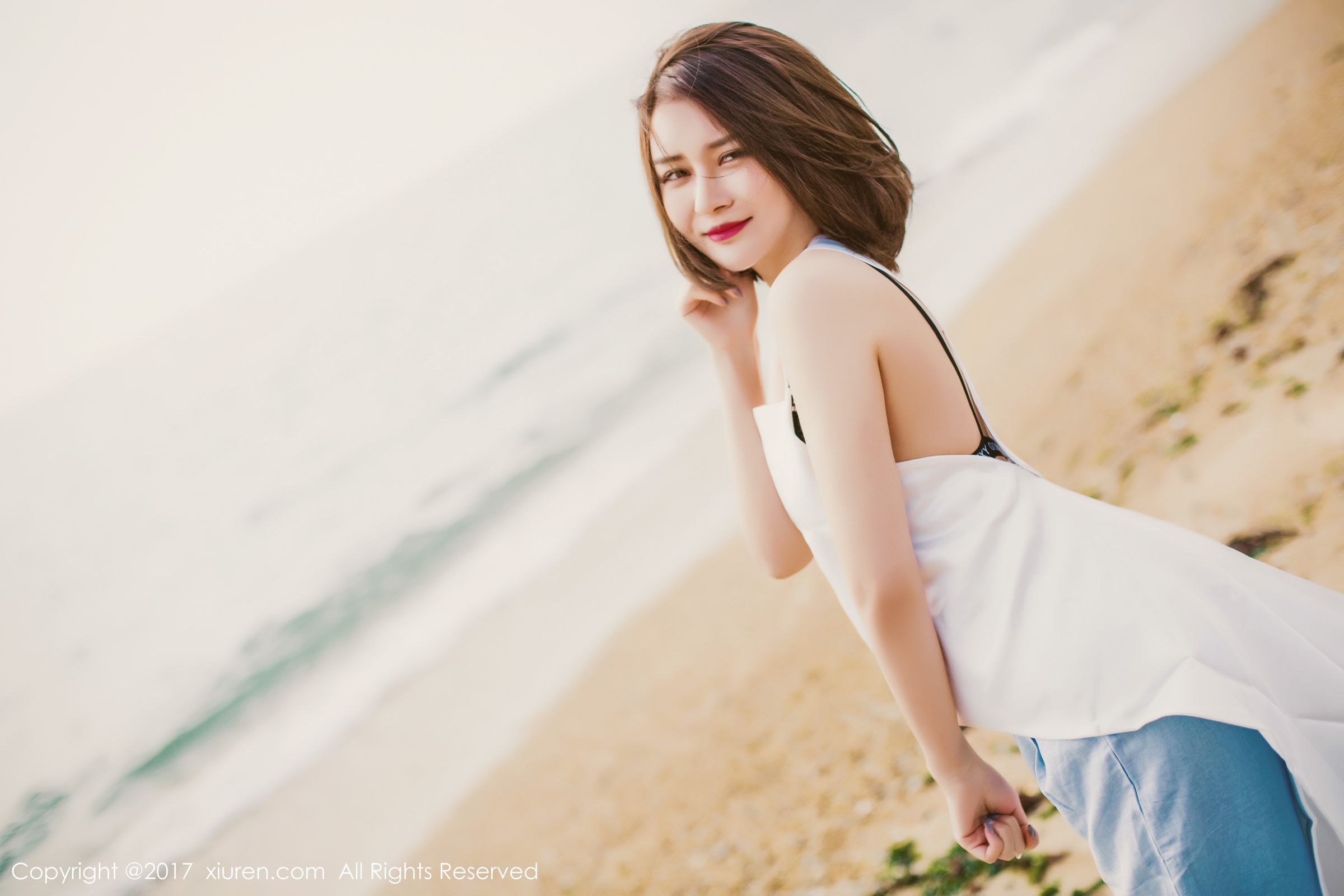 女神廿十妩媚出击 白色如花黑色典雅