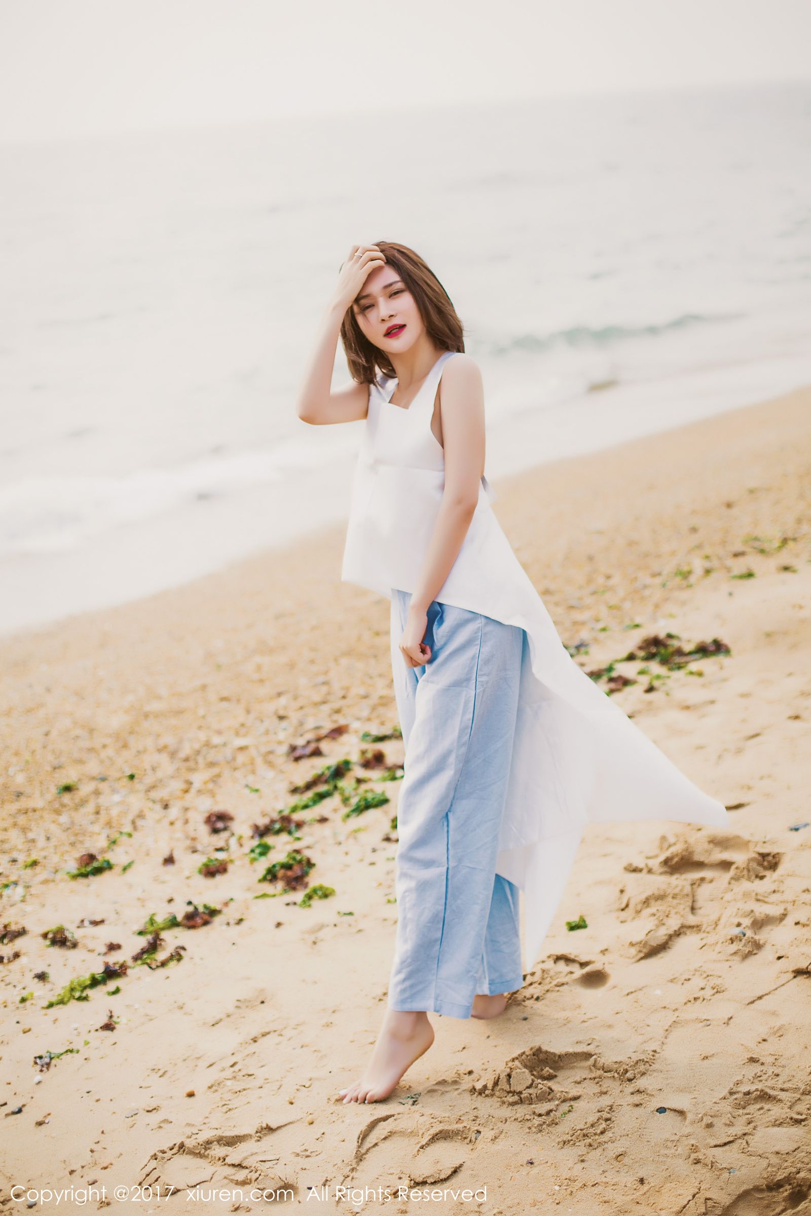 女神廿十妩媚出击 白色如花黑色典雅