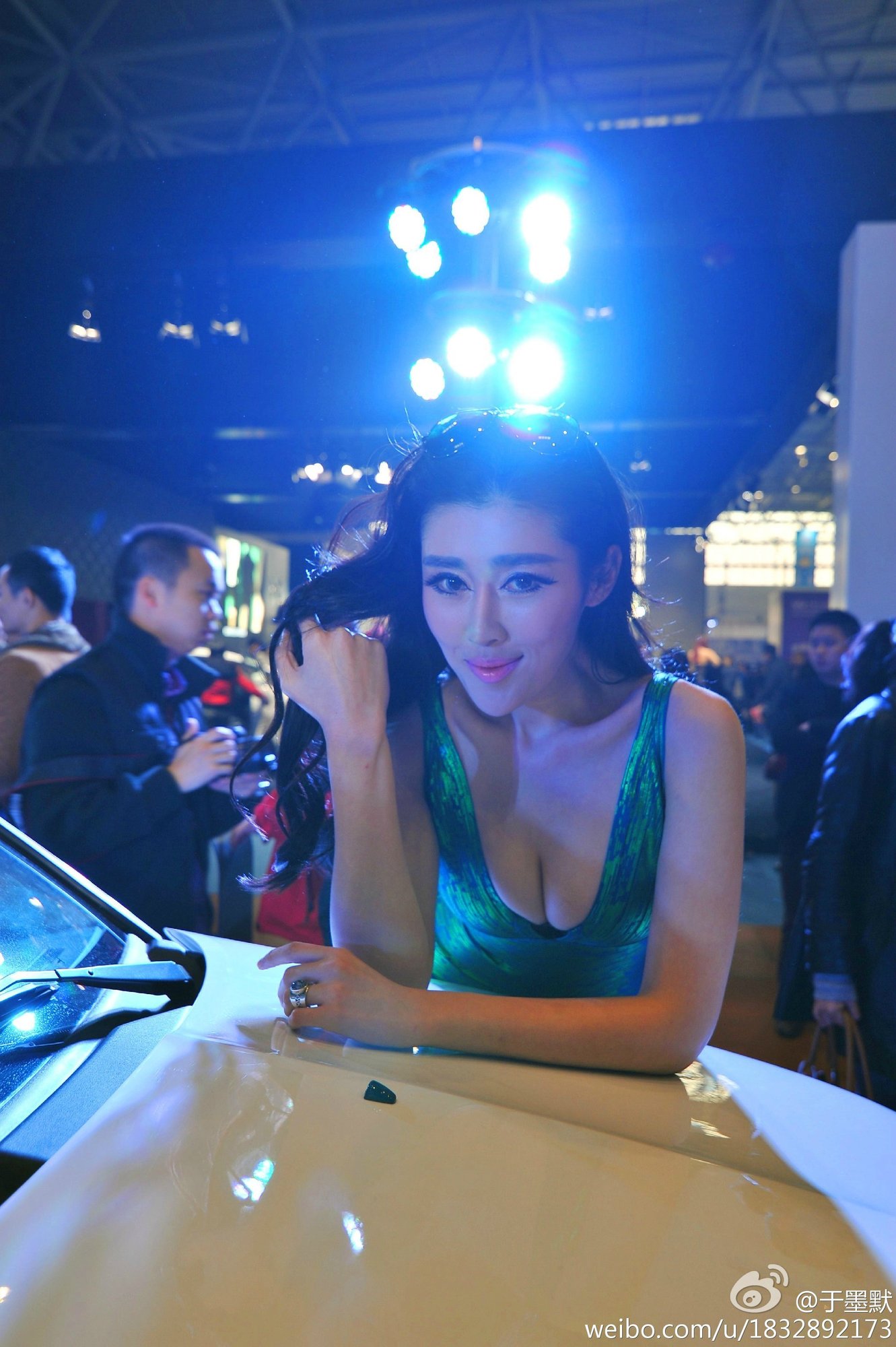 于墨默 重庆时尚之星美人车模