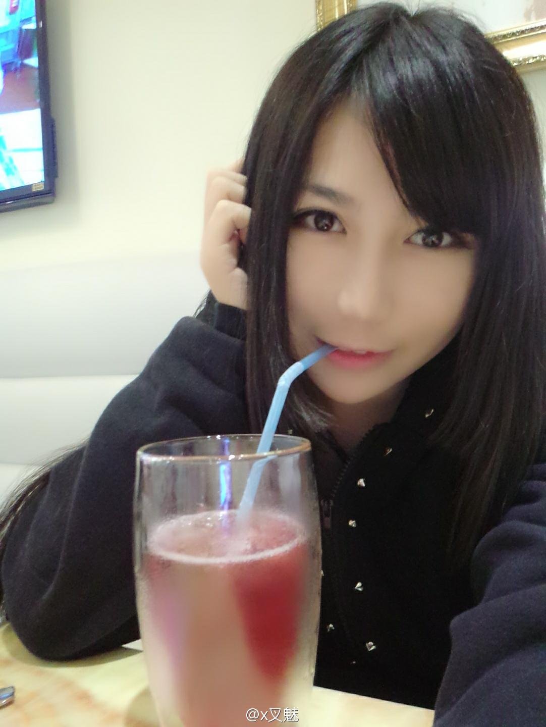 x叉魅 大胸妹微博私房照诱惑写真图