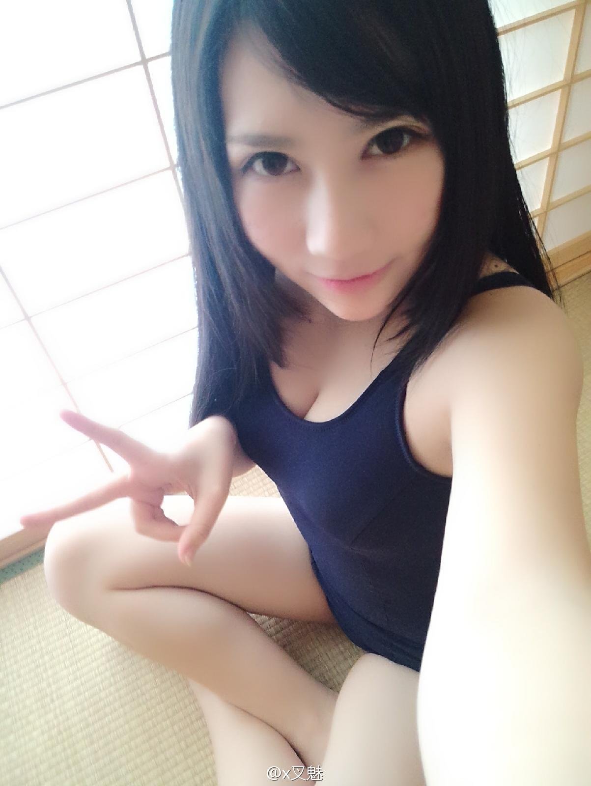 x叉魅 大胸妹微博私房照诱惑写真图