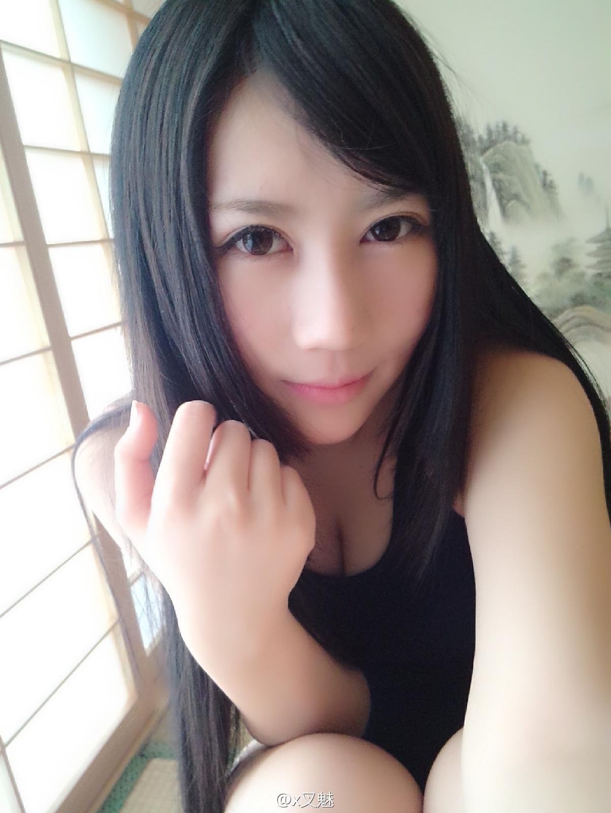 x叉魅 大胸妹微博私房照诱惑写真图