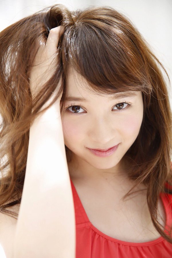 佐藤诗织 多才多艺的美少女