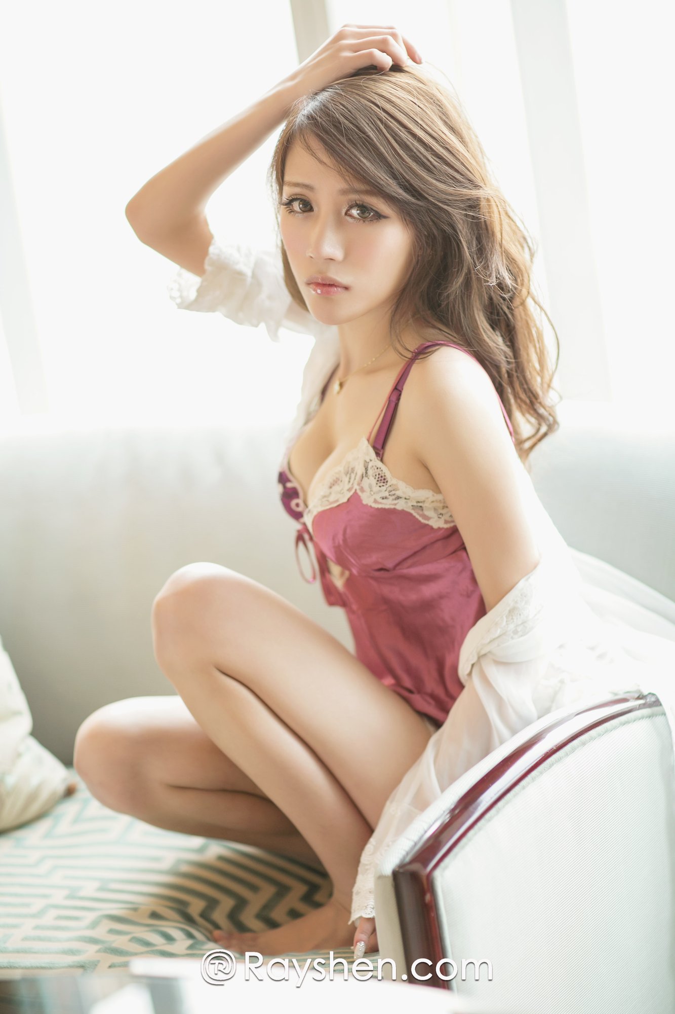 小六六 新晋嫩模薄纱透露性感