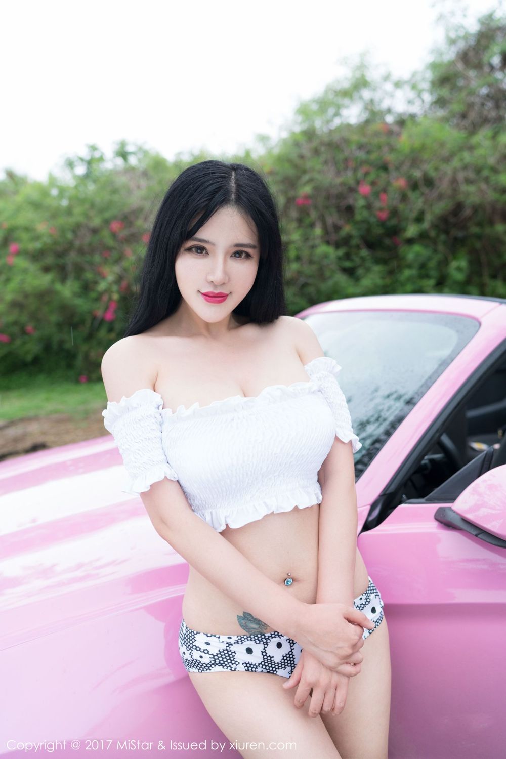 妖艳女神刘钰儿 体态丰神媚眼含春