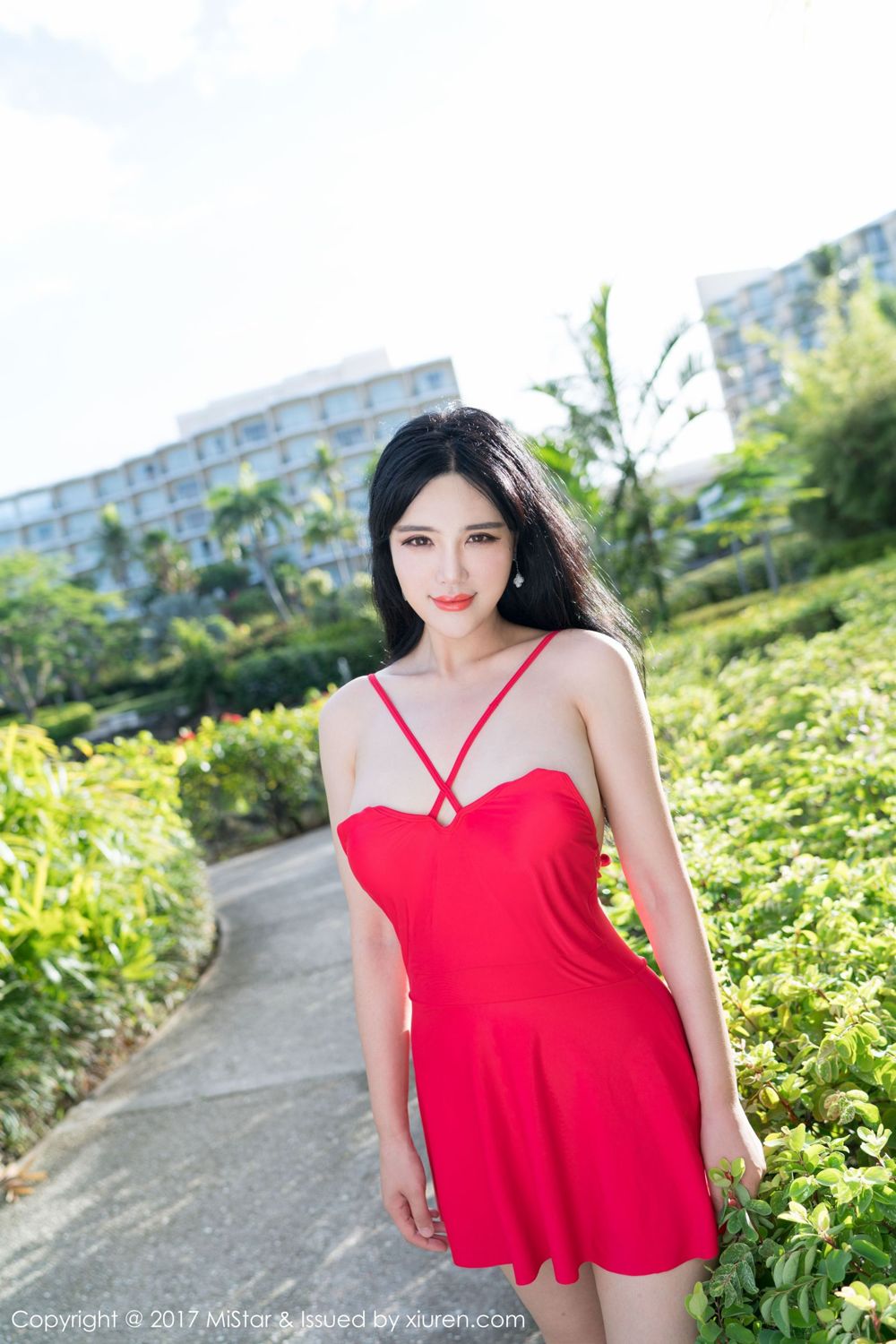 妖艳女神刘钰儿 体态丰神媚眼含春