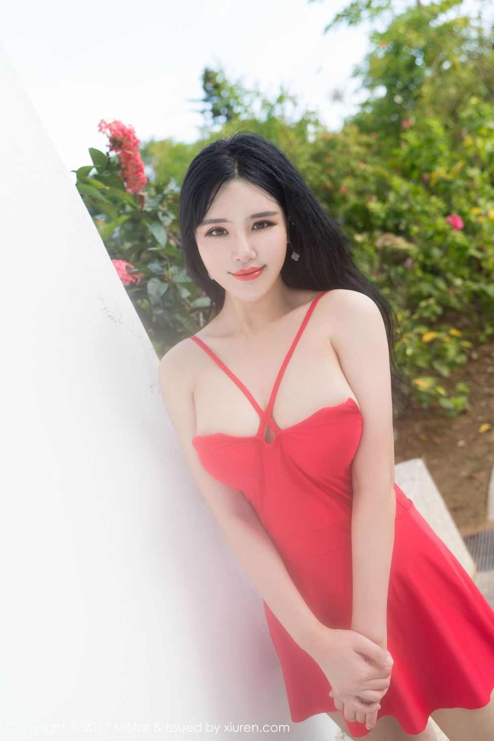 妖艳女神刘钰儿 体态丰神媚眼含春