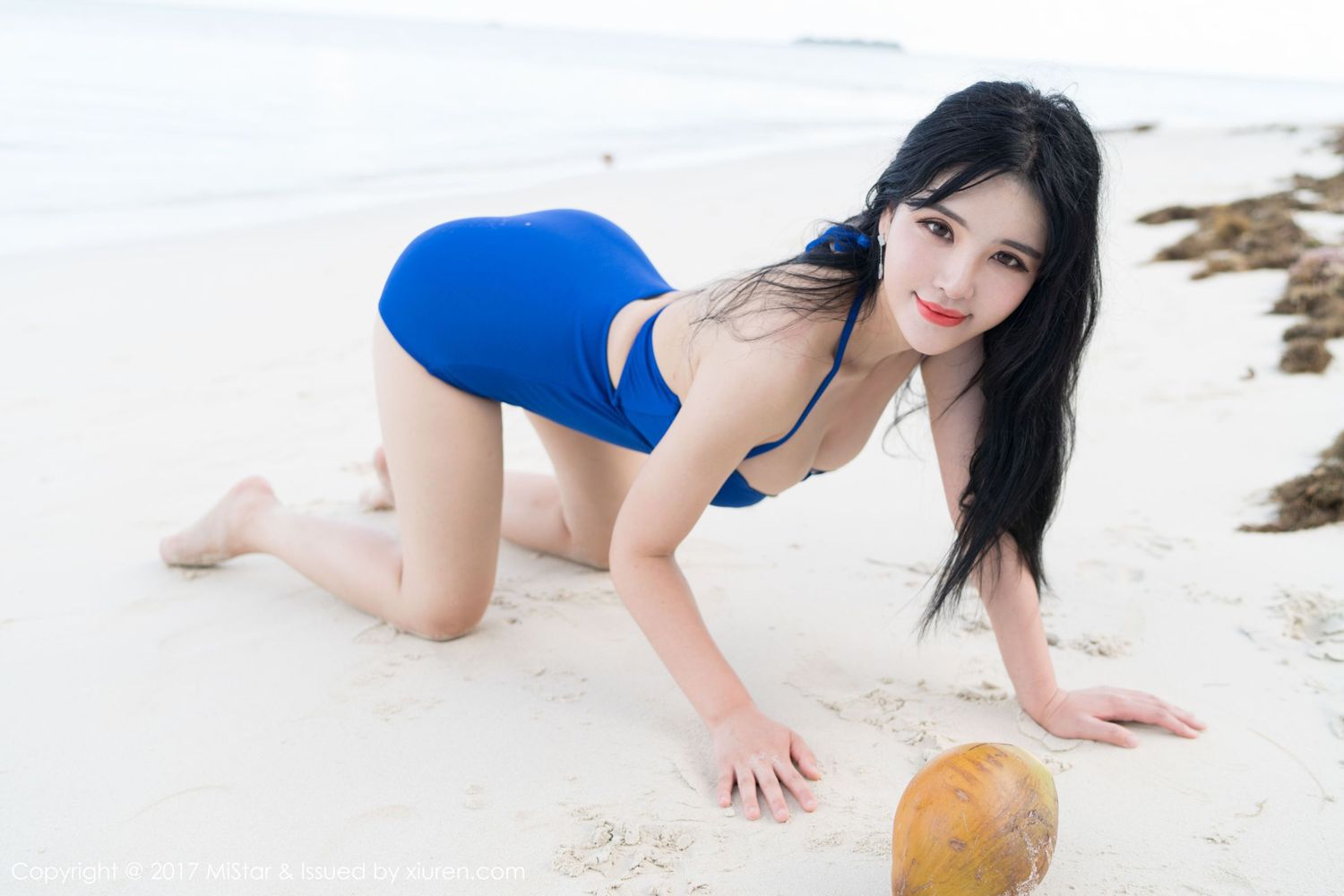 妖艳女神刘钰儿 体态丰神媚眼含春