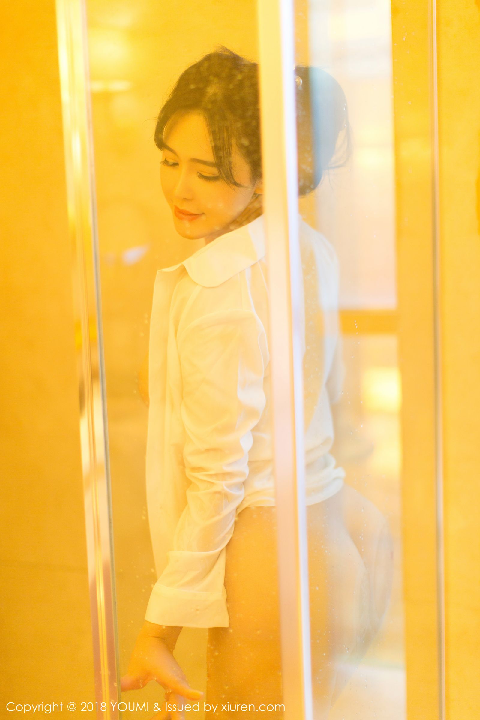 性感女神刘钰儿 女仆加衬衫湿身