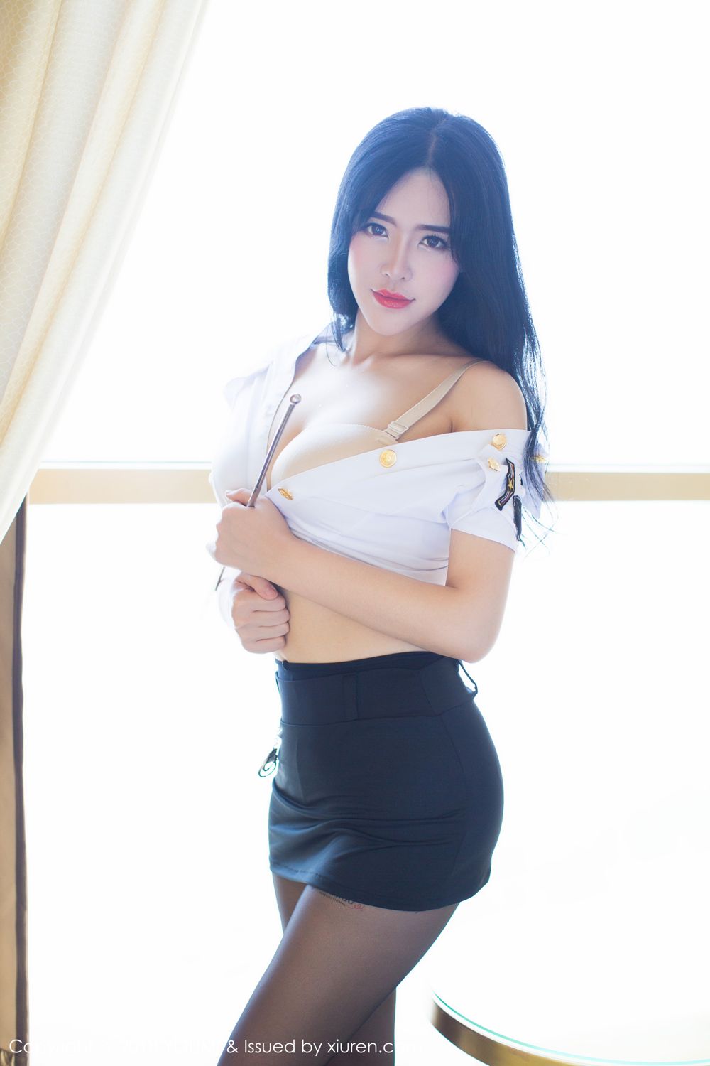 魅惑女神刘钰儿 空乘黑丝皮衣情趣
