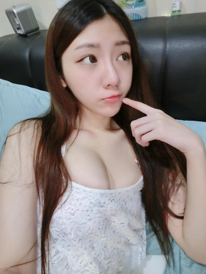 黄冠洁 台湾最正英雄联盟美女玩家