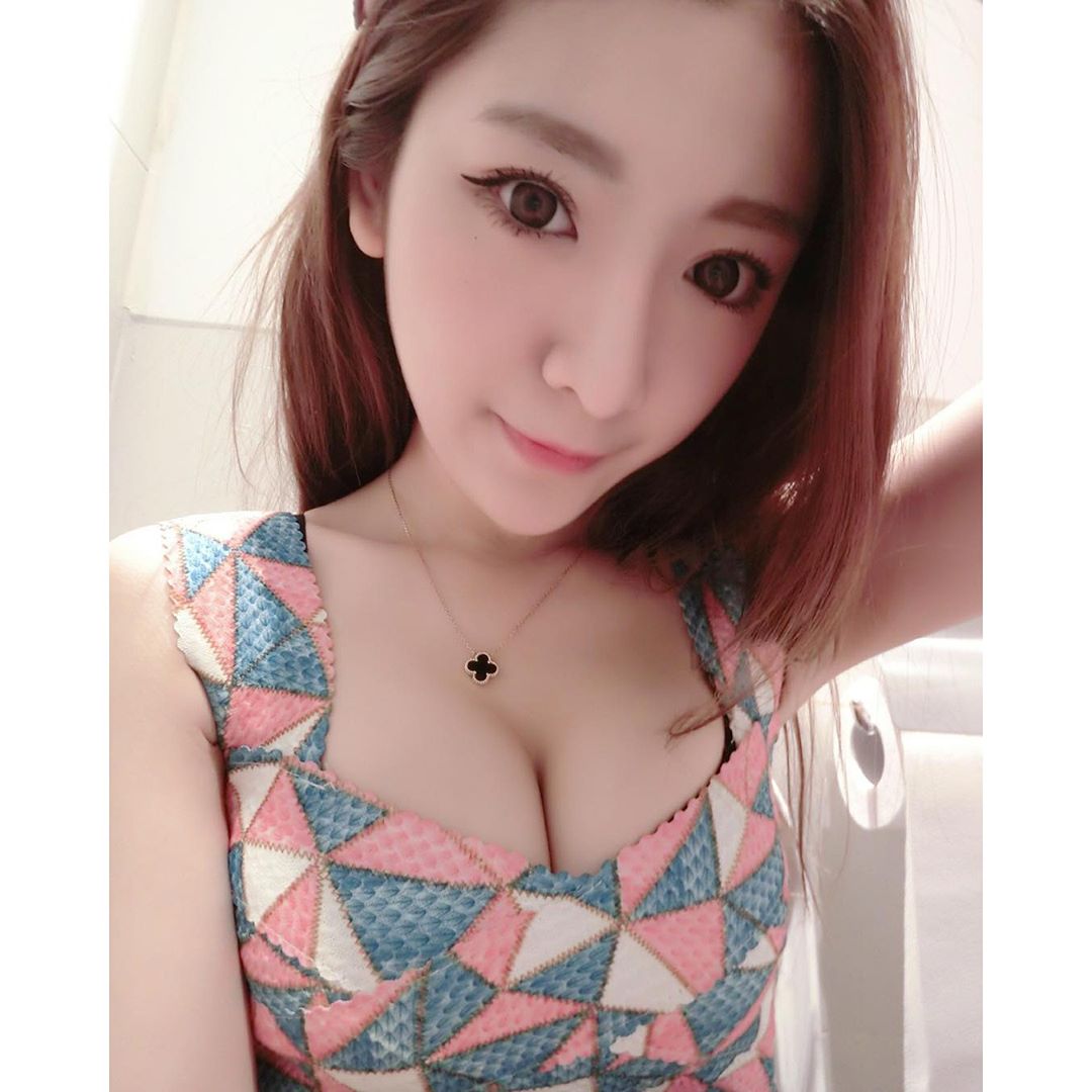 黄冠洁 台湾最正英雄联盟美女玩家