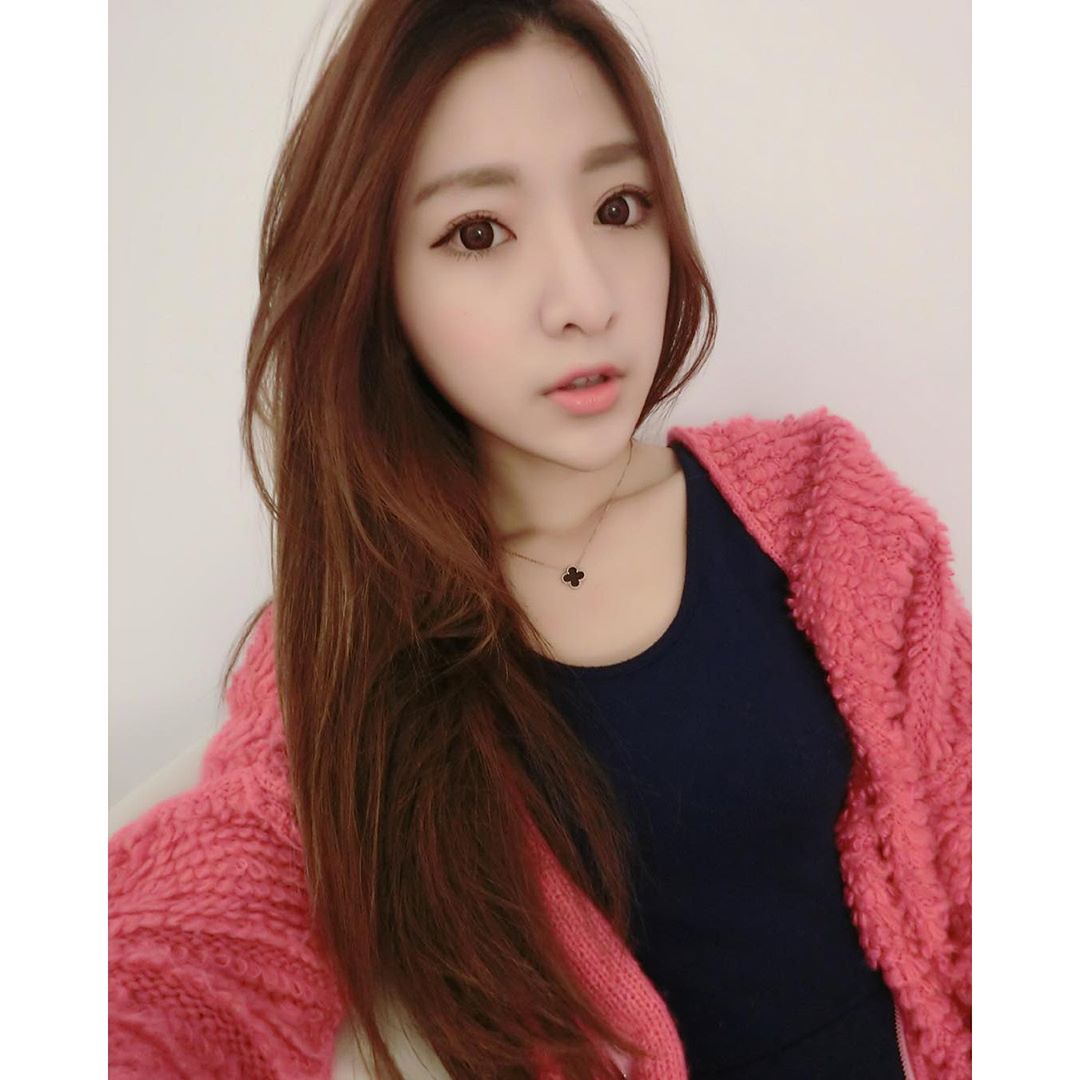 黄冠洁 台湾最正英雄联盟美女玩家