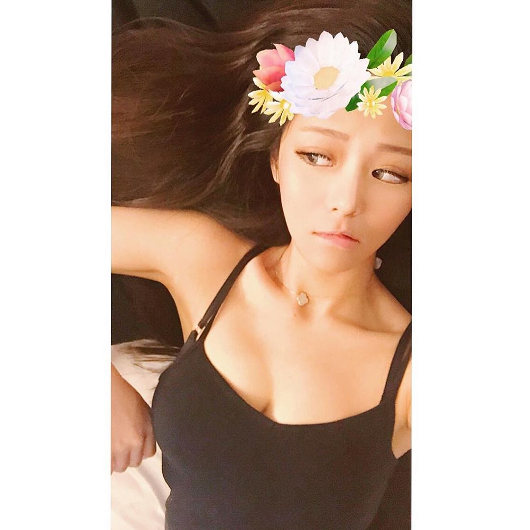 Dora Wang 身形满分的IG正妹
