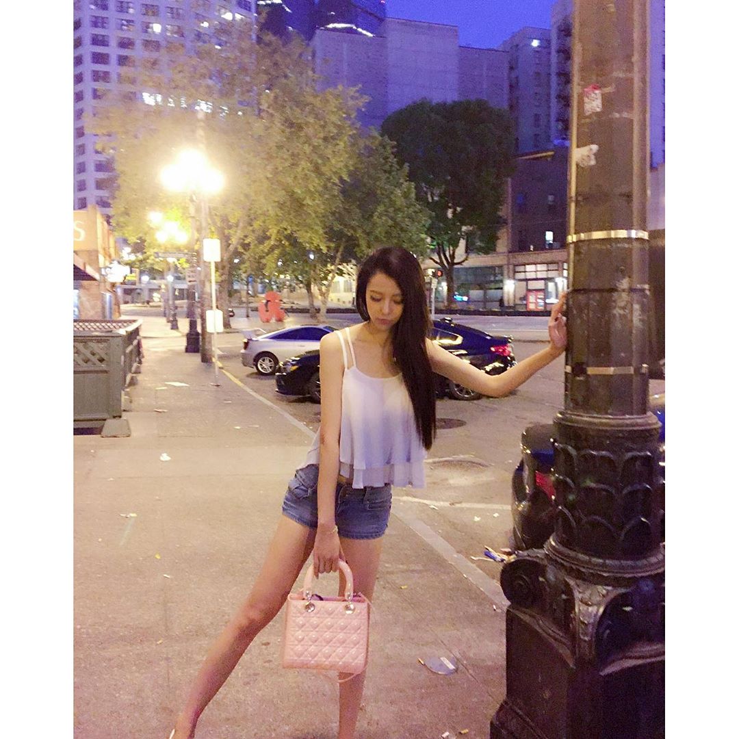 Dora Wang 身形满分的IG正妹