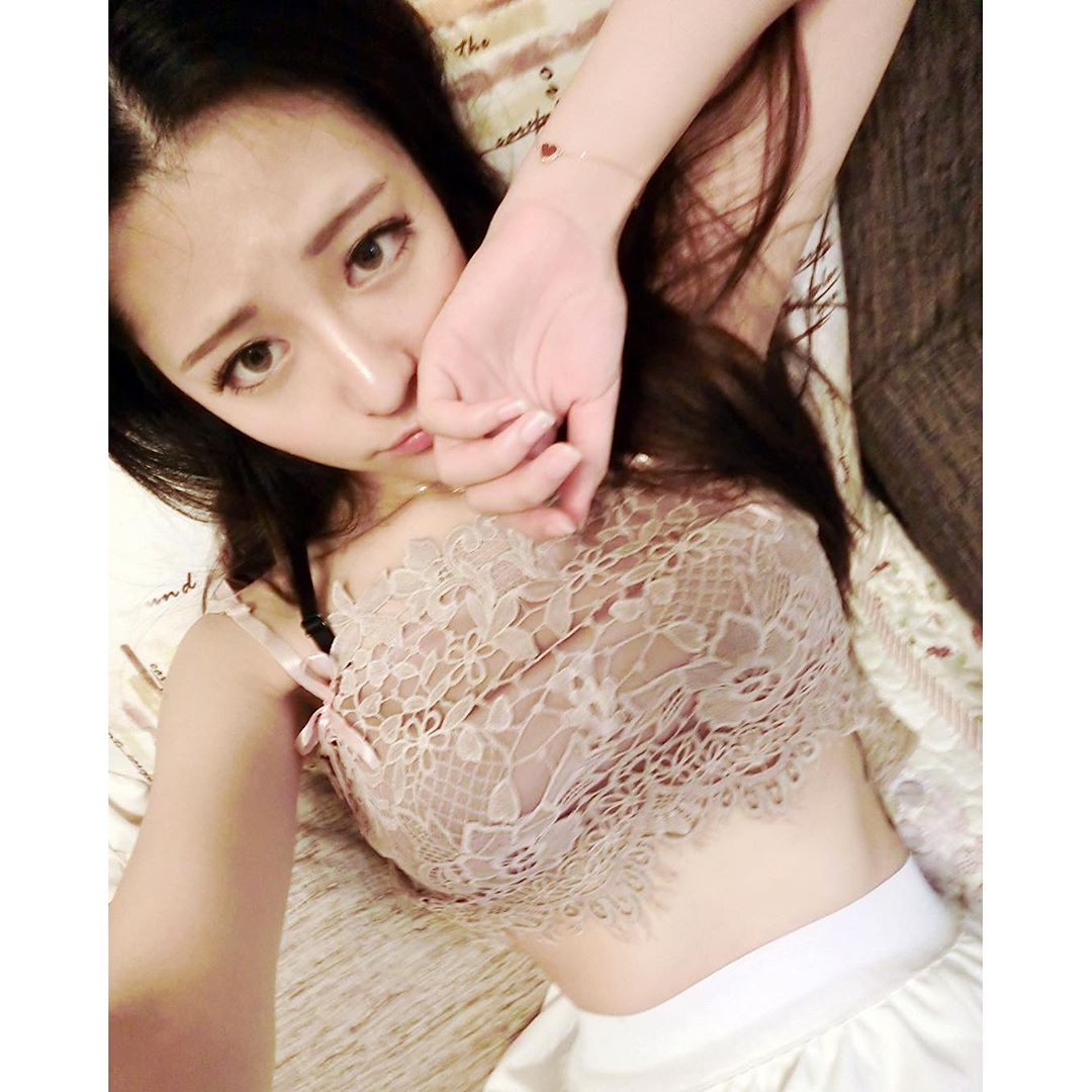 Dora Wang 身形满分的IG正妹