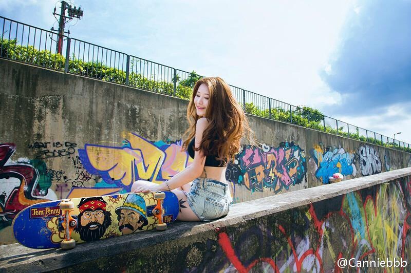 黄芷嫣Vanessa 碎花比基尼好诱人