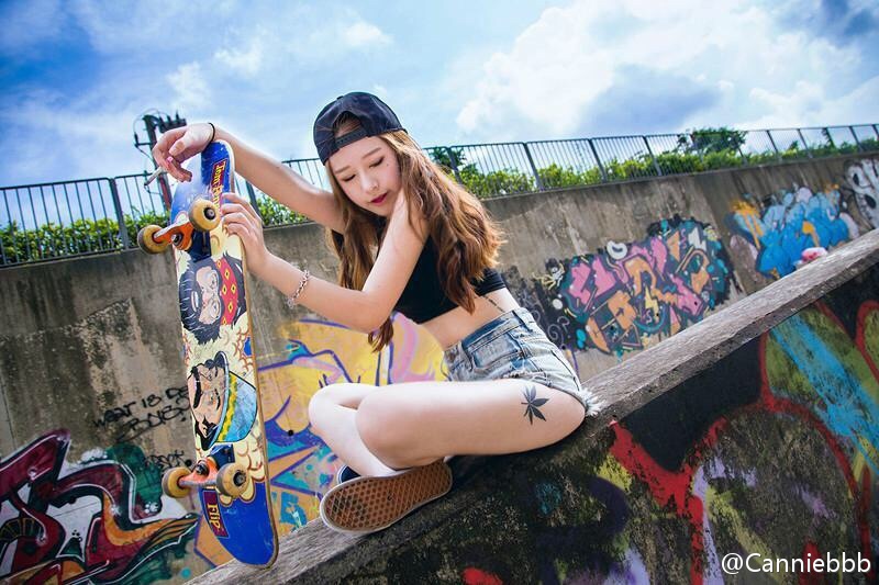 黄芷嫣Vanessa 碎花比基尼好诱人