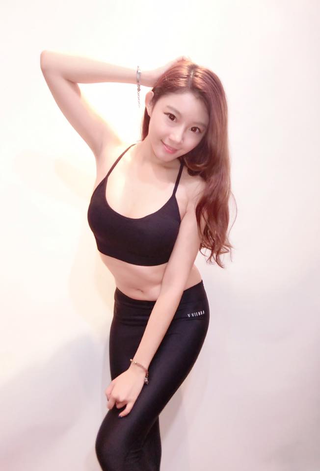 凯萨琳Katherine 极致俏皮的台湾车模