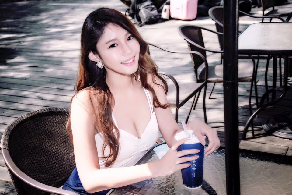 凯萨琳Katherine 极致俏皮的台湾车模
