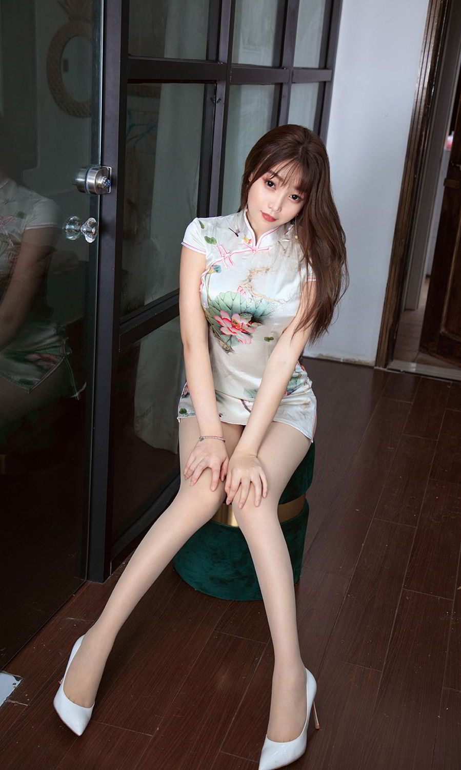 可爱女人芝芝Booty 中式旗袍透视蕾丝