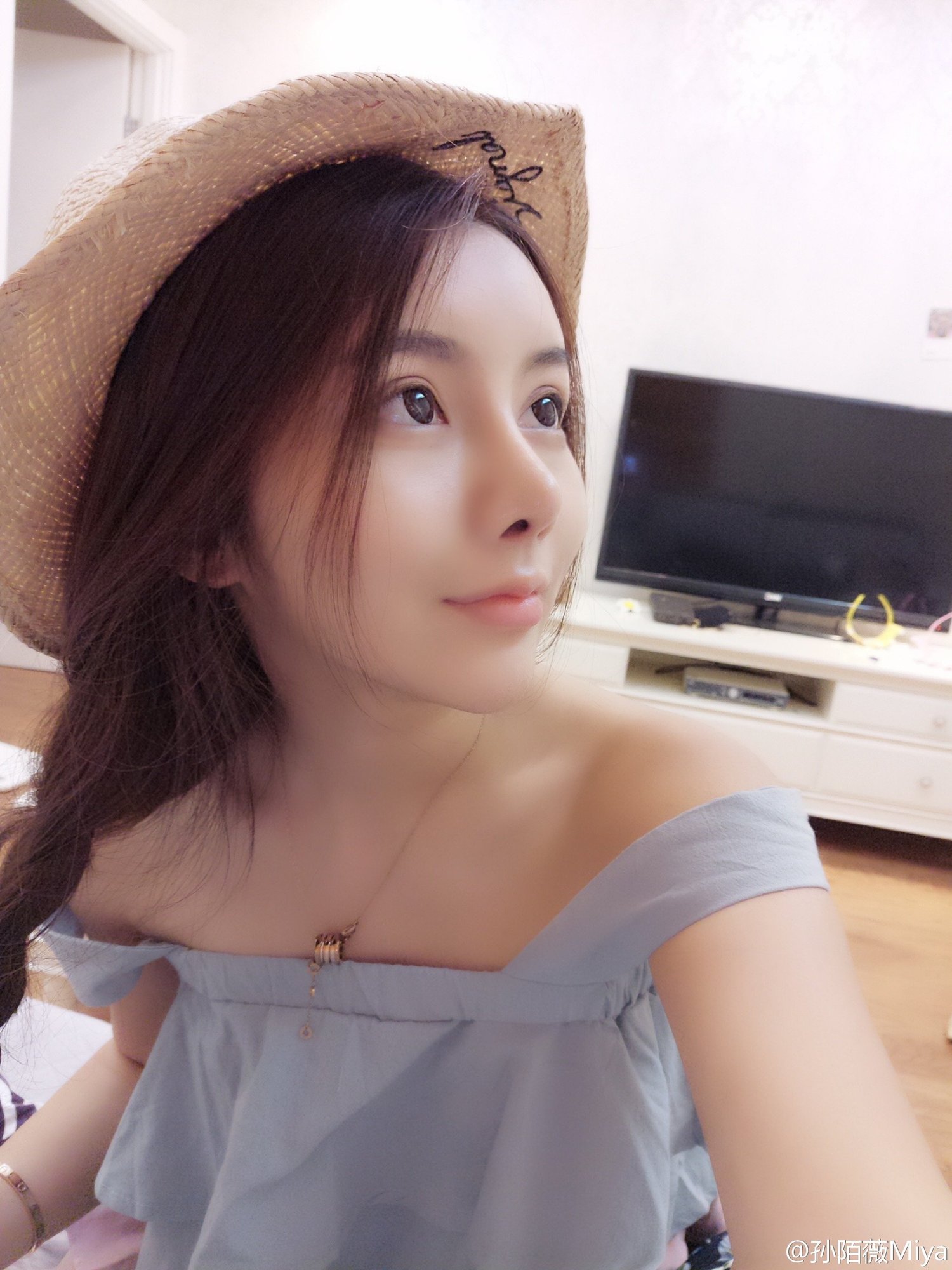 孙陌薇Miya 微博美图私房照诱惑写真图