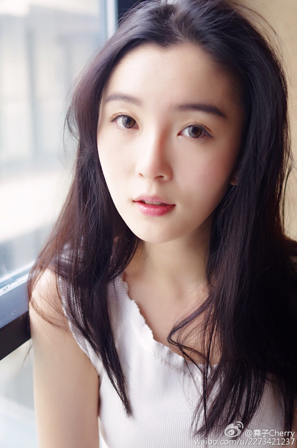 王霁婷 超白皙妹子美图