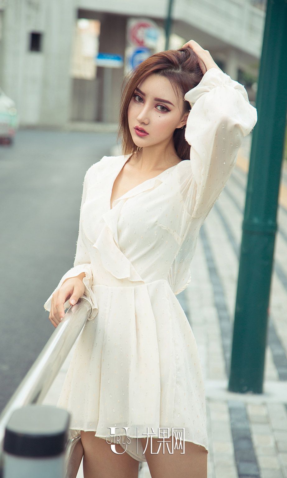 时髦街头的M梦baby 性感的新摇滚风