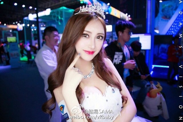 路易SAMA 2016ChinaJoy微鲸展台SG