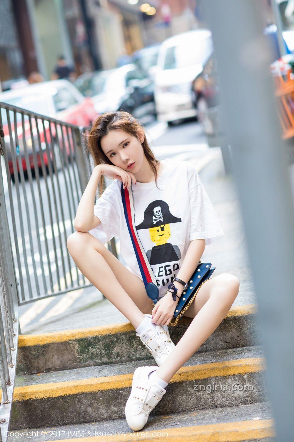 黑丝女神萌琪琪 转身化作街拍软妹