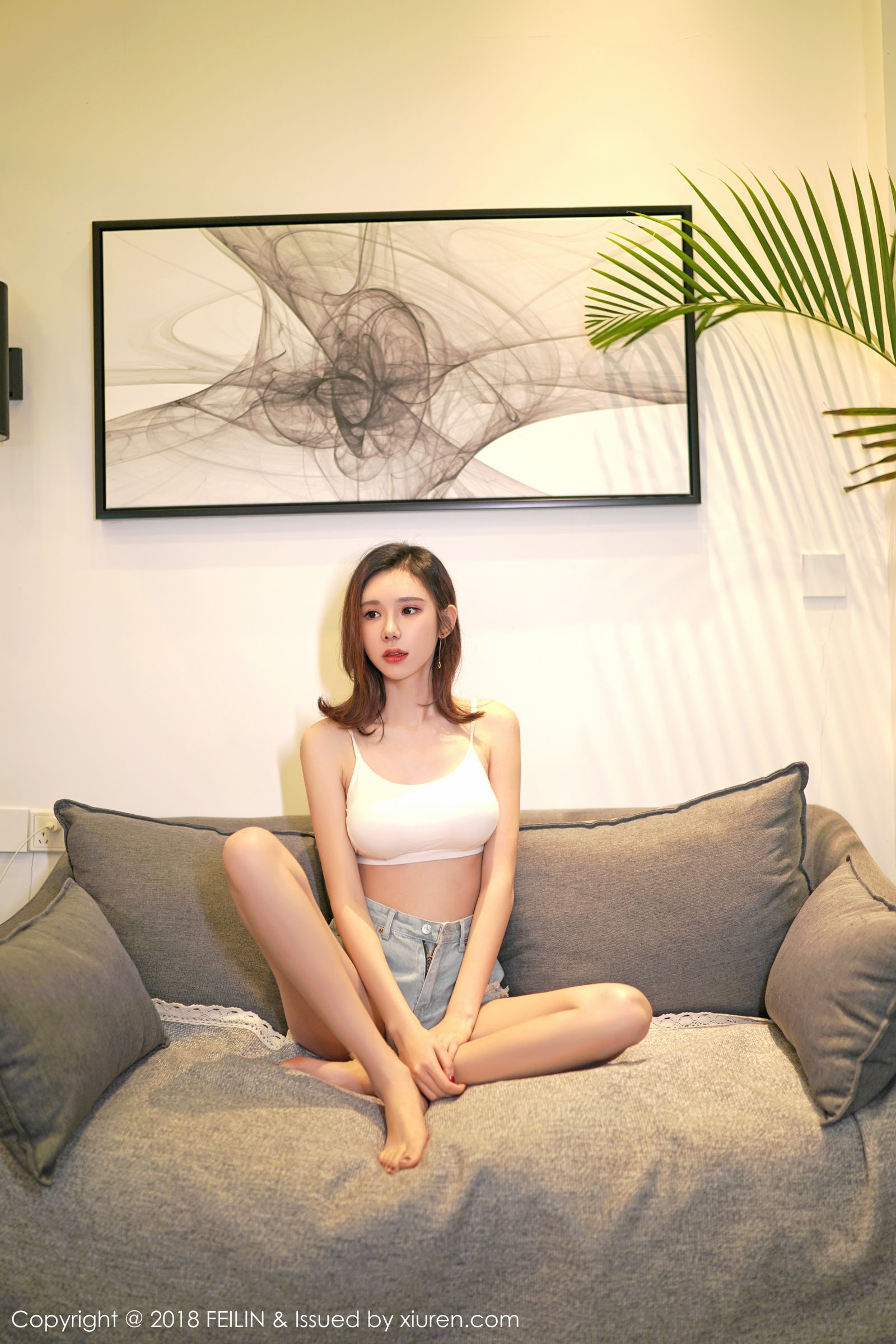 网红女神萌琪琪 修长美腿邪恶视角