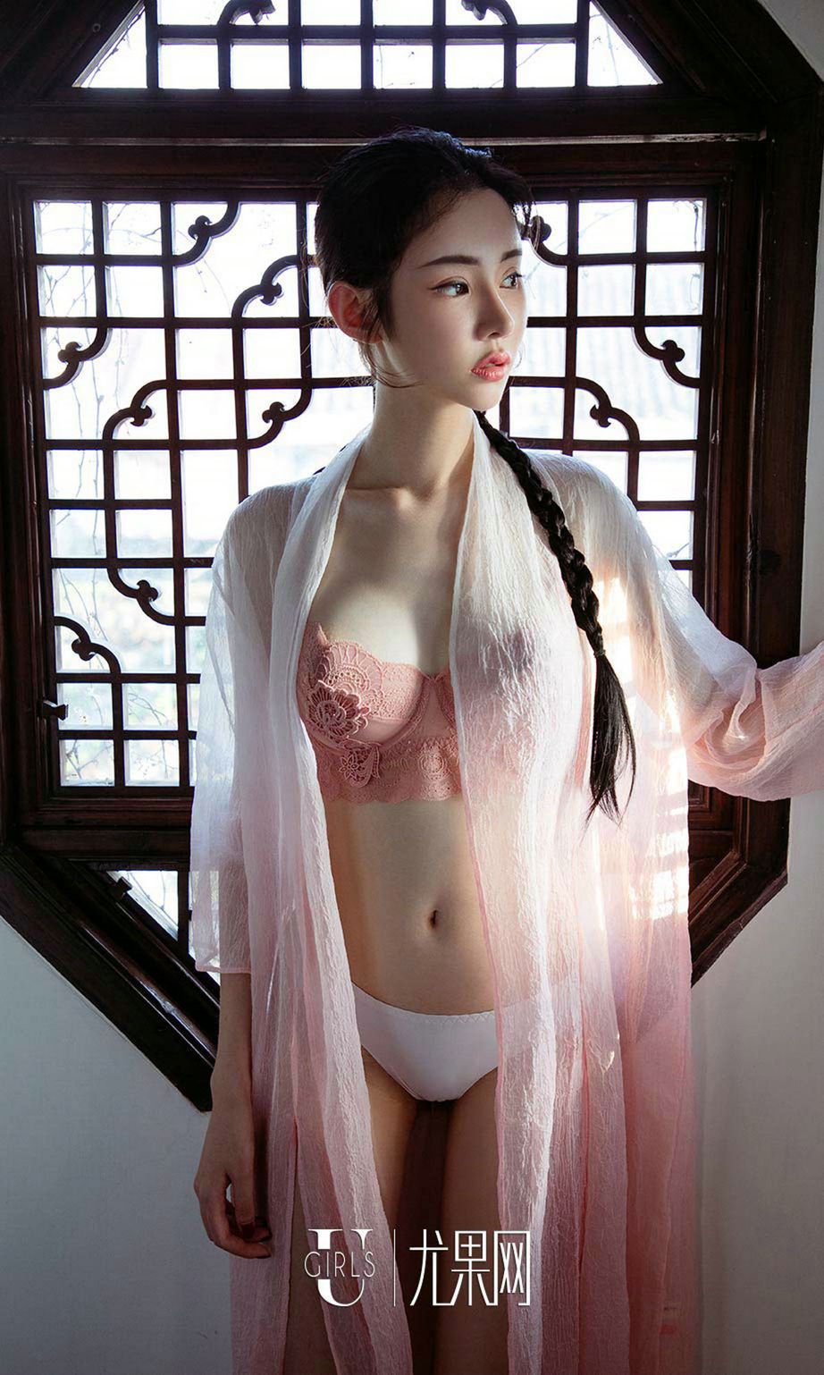 庭院深处有佳人 迷上美色欲断魂