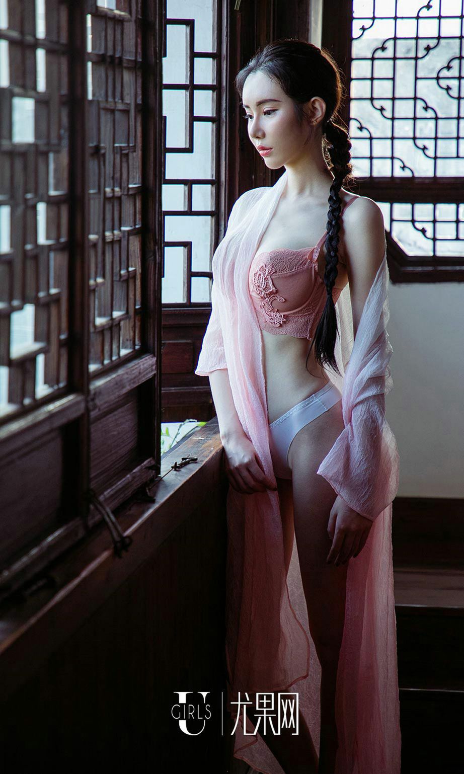 庭院深处有佳人 迷上美色欲断魂